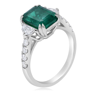 0.81ct Diamond and 3.52ct Emerald Ring set in 18KT White Gold / RN234Z2
