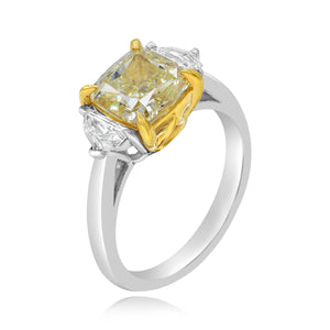 0.52ct White and 3.07ct Yellow Diamond Ring set in 18KT White and Yellow Gold / RN234Z6
