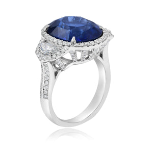 1.38ct Diamond and 11.43ct Sapphire Ring set in 18KT White Gold / RN382